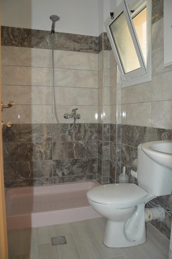 Mihalis Apartments Himarë Dış mekan fotoğraf