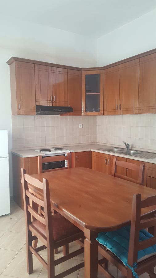 Mihalis Apartments Himarë Dış mekan fotoğraf