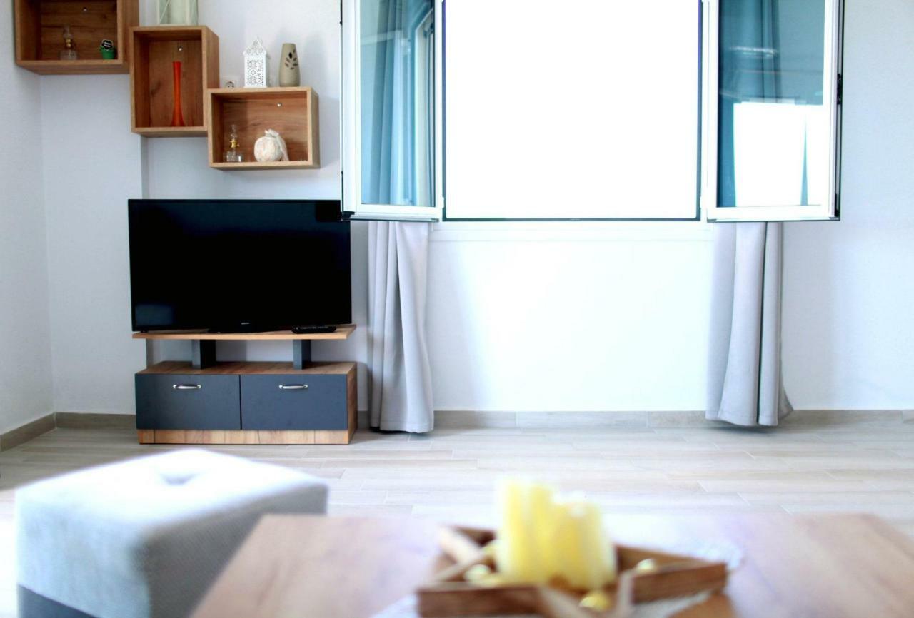 Mihalis Apartments Himarë Dış mekan fotoğraf