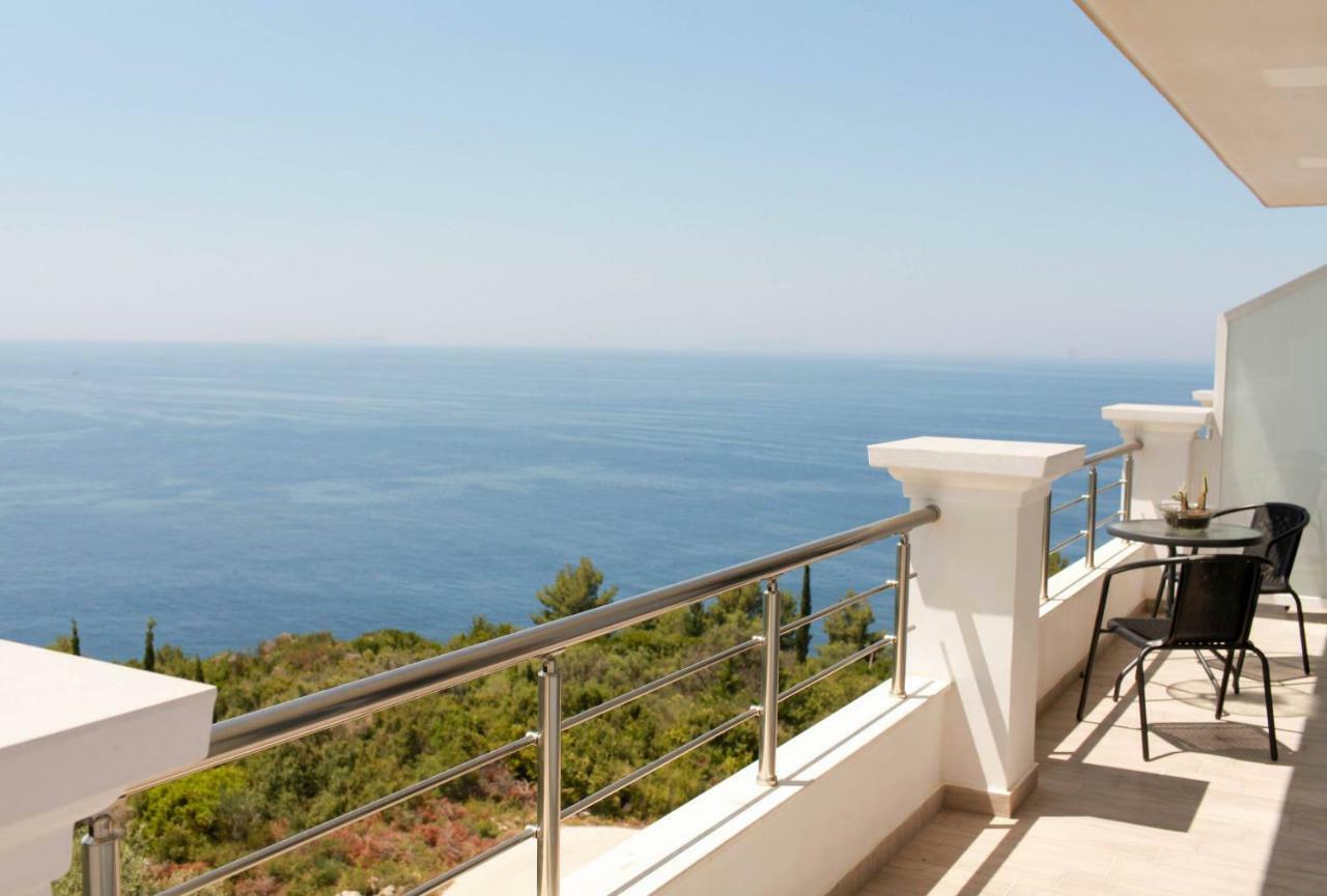 Mihalis Apartments Himarë Dış mekan fotoğraf