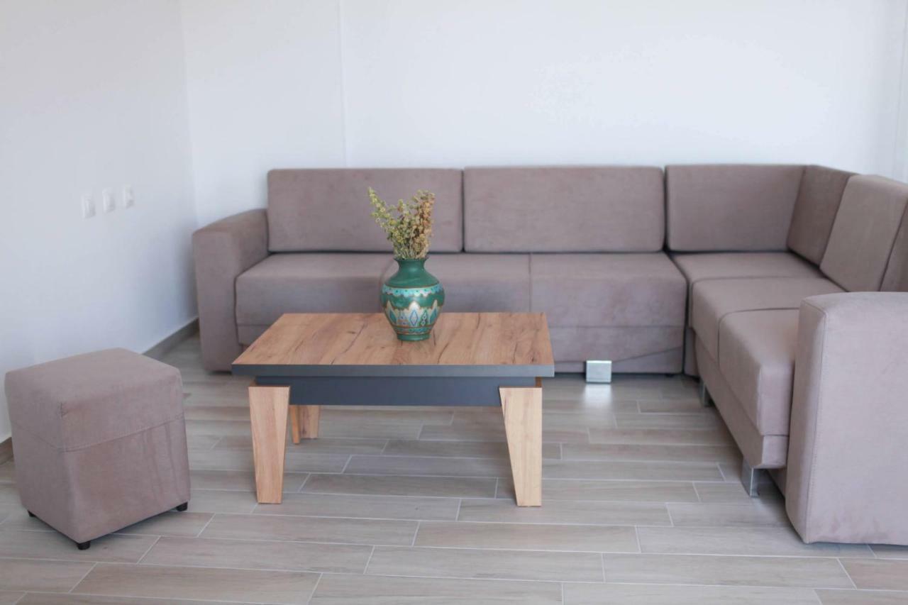 Mihalis Apartments Himarë Dış mekan fotoğraf