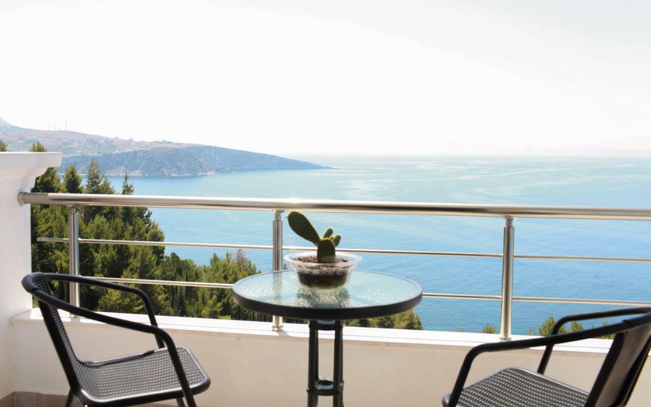 Mihalis Apartments Himarë Dış mekan fotoğraf