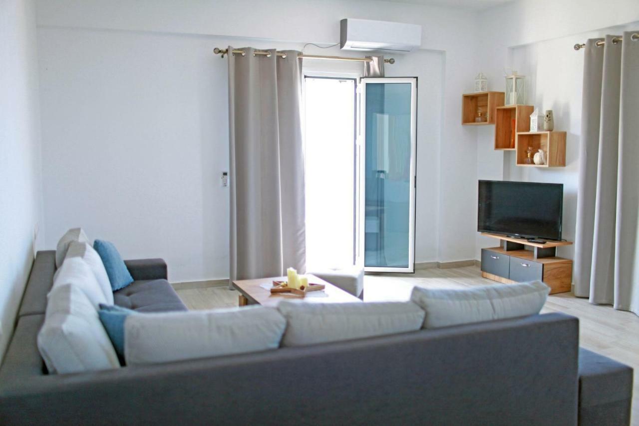 Mihalis Apartments Himarë Dış mekan fotoğraf