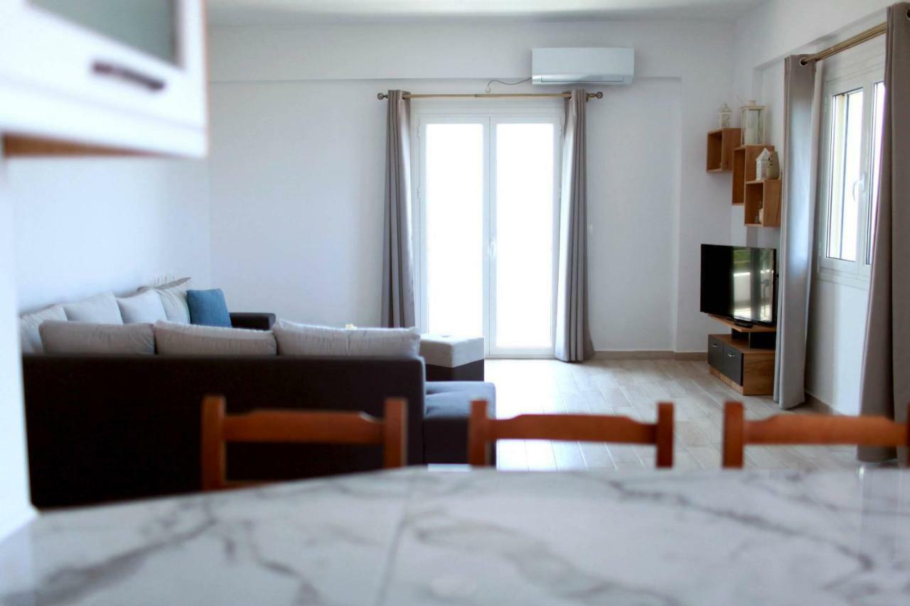 Mihalis Apartments Himarë Dış mekan fotoğraf