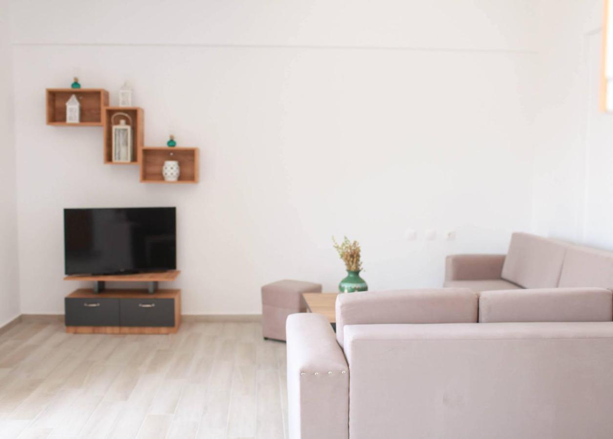 Mihalis Apartments Himarë Dış mekan fotoğraf